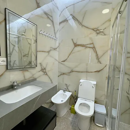 Aem Apartment *